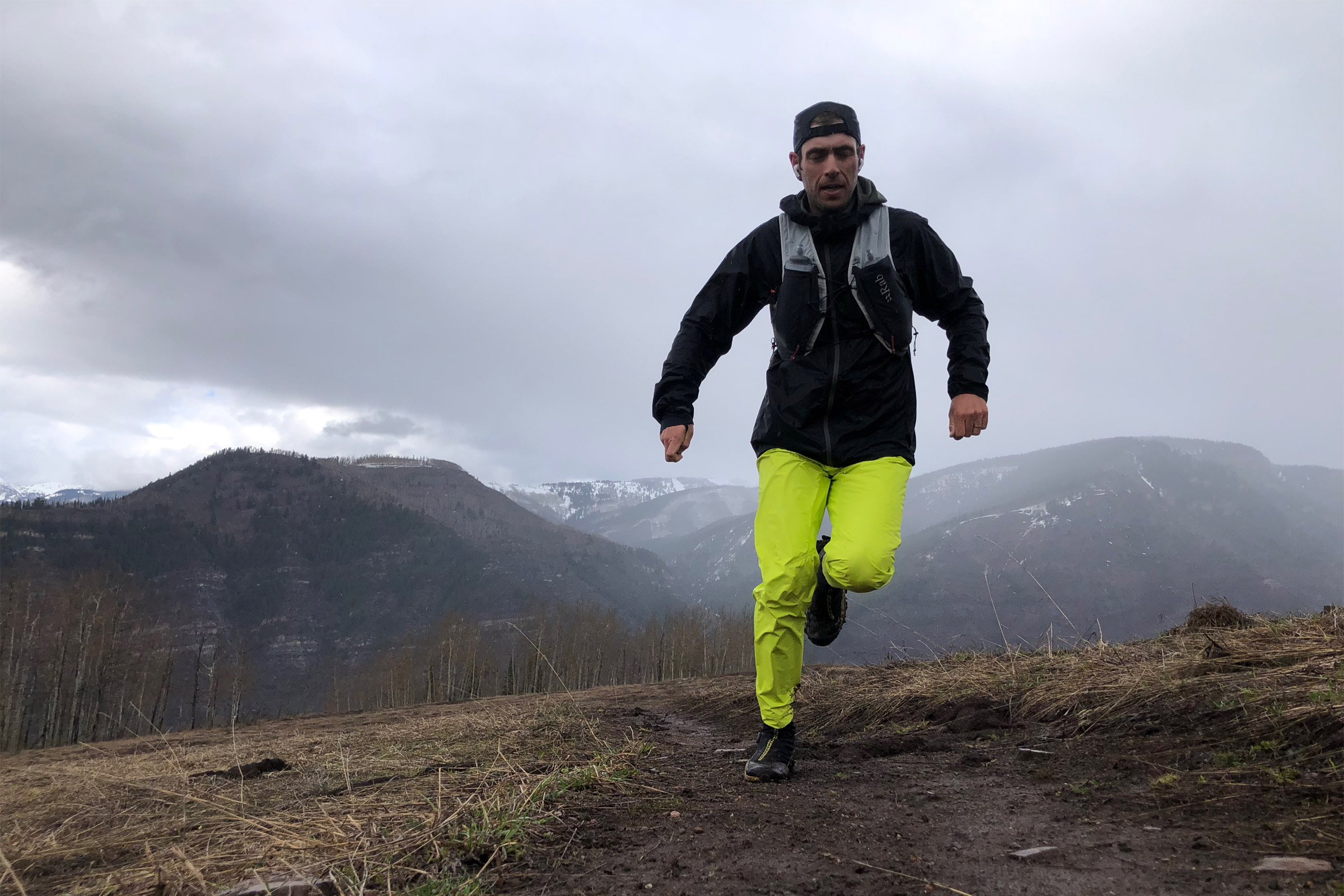 trail runner wearing softshell pants